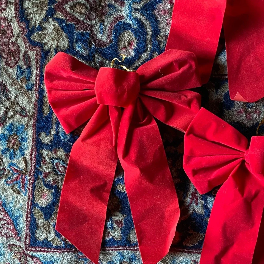 Red Velvet Holiday Bows — Set of 8